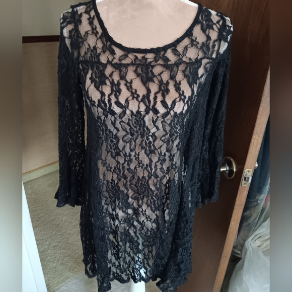 Mauve~Floral Lace Black Bell Sleeve Sheer Tunic Swim Cover Up - Picture 8 of 10